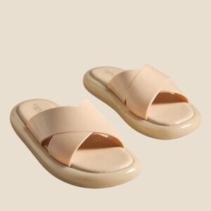 Cecelia New York Women's 8M Skip Nude Crisscross Slide Sandals Cushioned Footbed